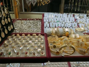 Bijuterii & Accesorii